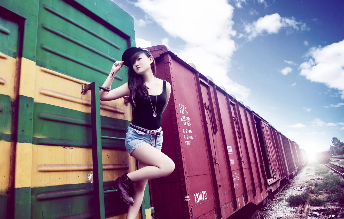 Photo wallpaper girl, train, Asian