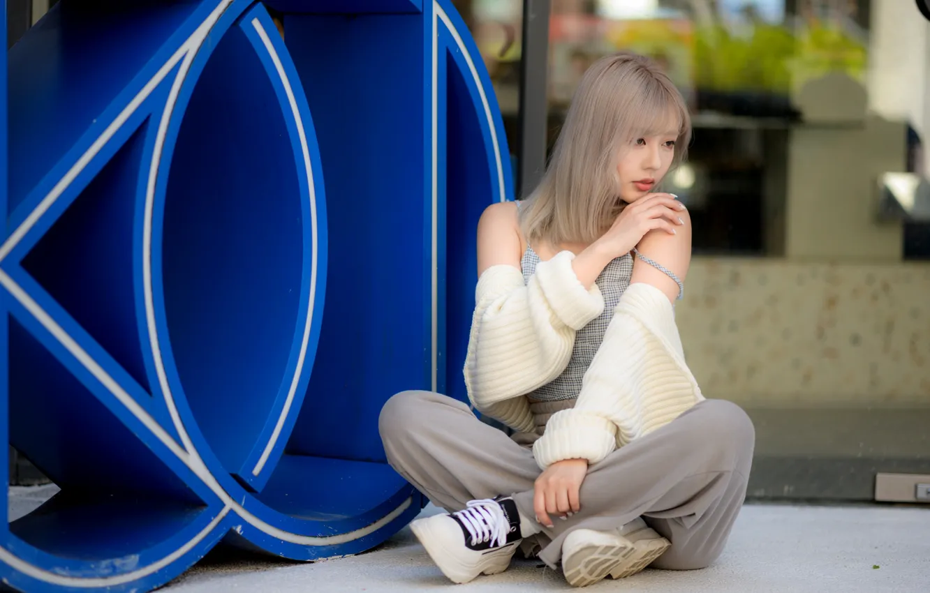 Photo wallpaper pose, model, portrait, makeup, Mike, hairstyle, blonde, Asian