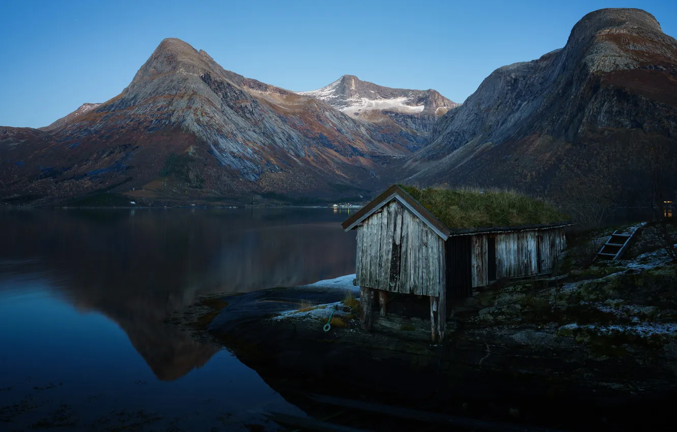 Photo wallpaper mountains, lake, house