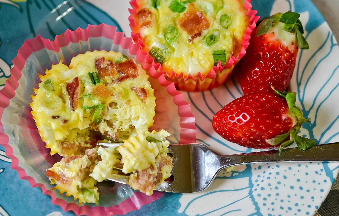 Photo wallpaper strawberry, cupcakes, appetizer, Muffin-Cup Souffles