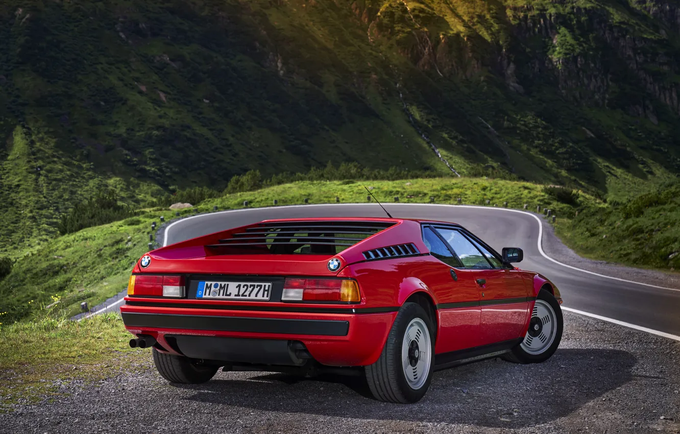 Photo wallpaper mountains, red, the descent, BMW, BMW M1, E26, M1
