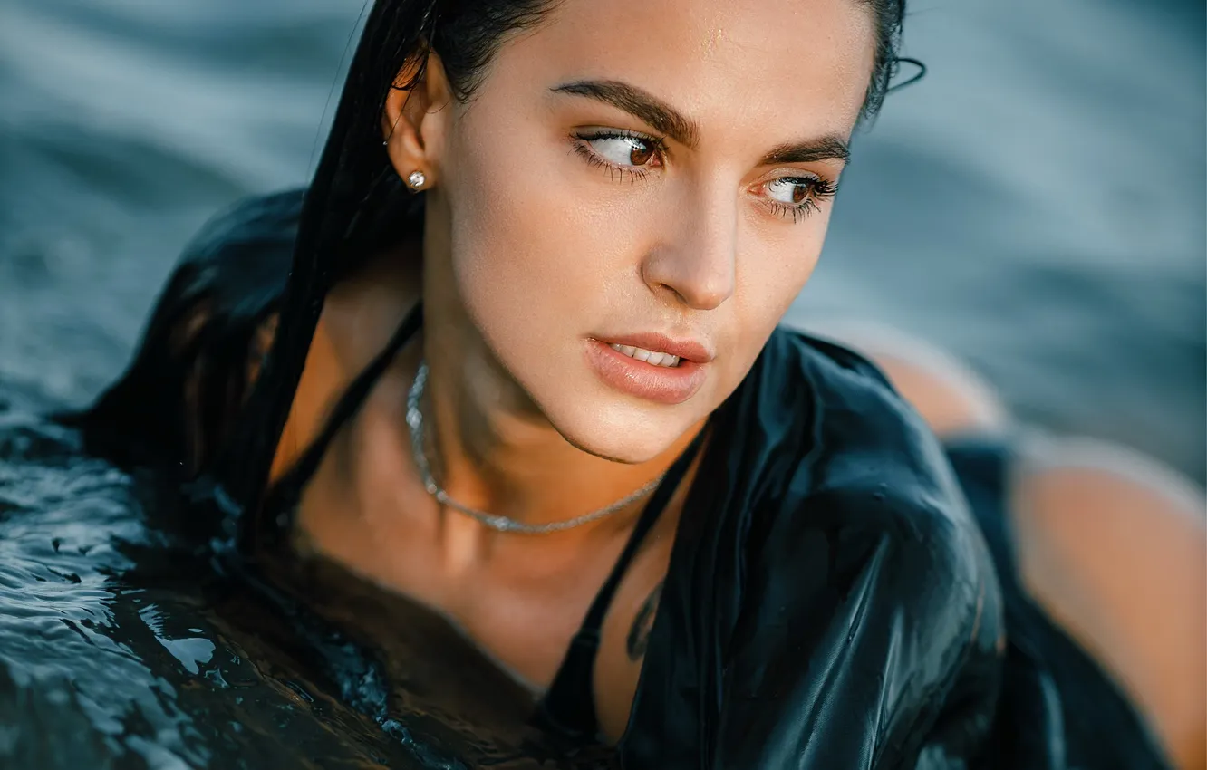 Photo wallpaper look, water, girl, face, pose, brunette, Dmitry Arabaji