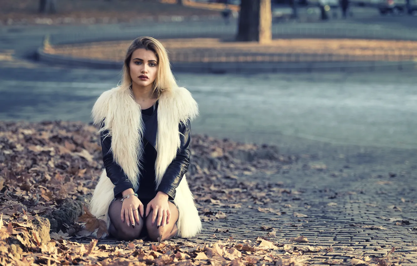 Photo wallpaper autumn, look, face, street, model, Ilaria