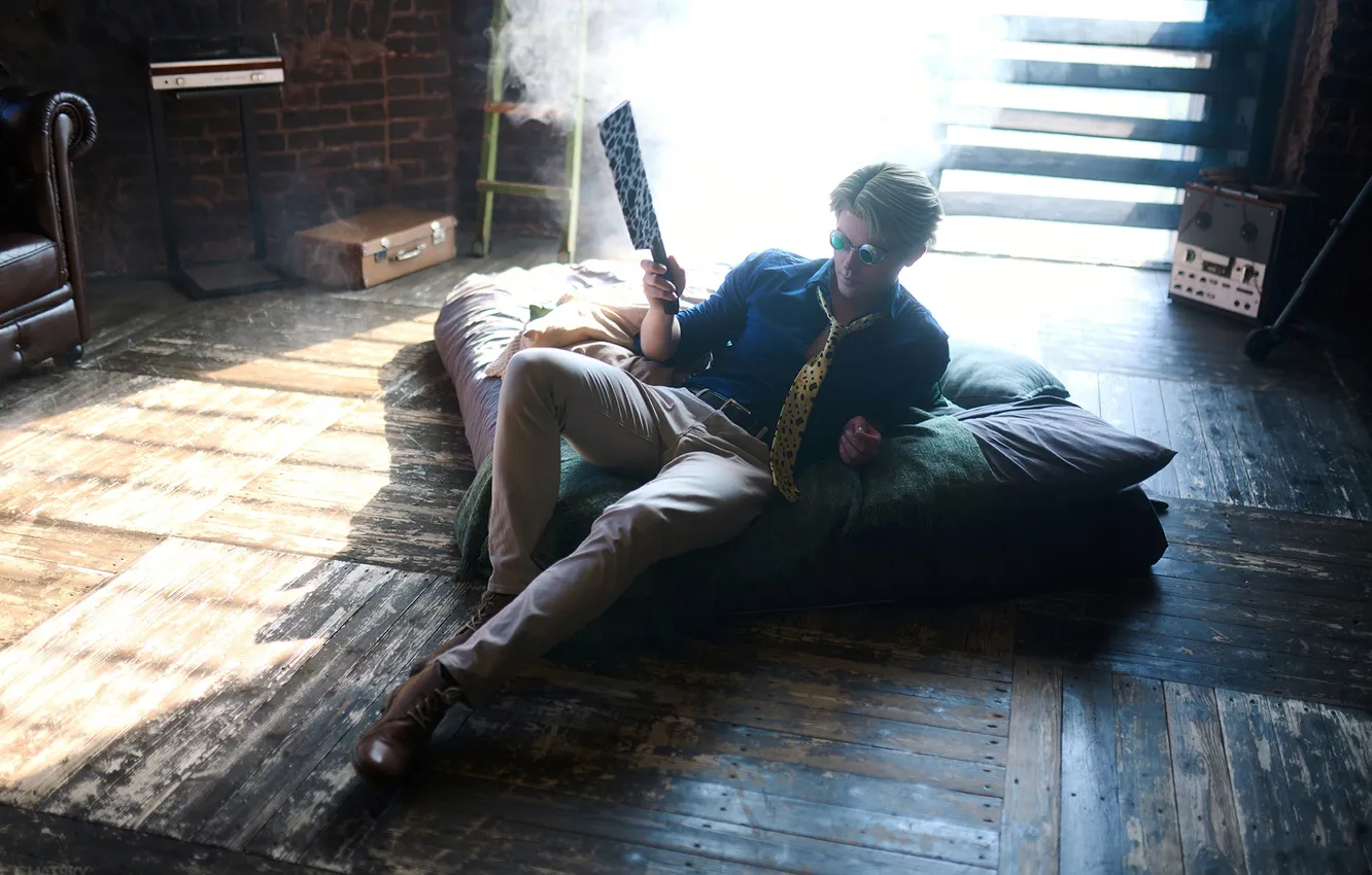 Photo wallpaper weapons, room, mattress, guy, axe, cosplay, cosplay, Grayson