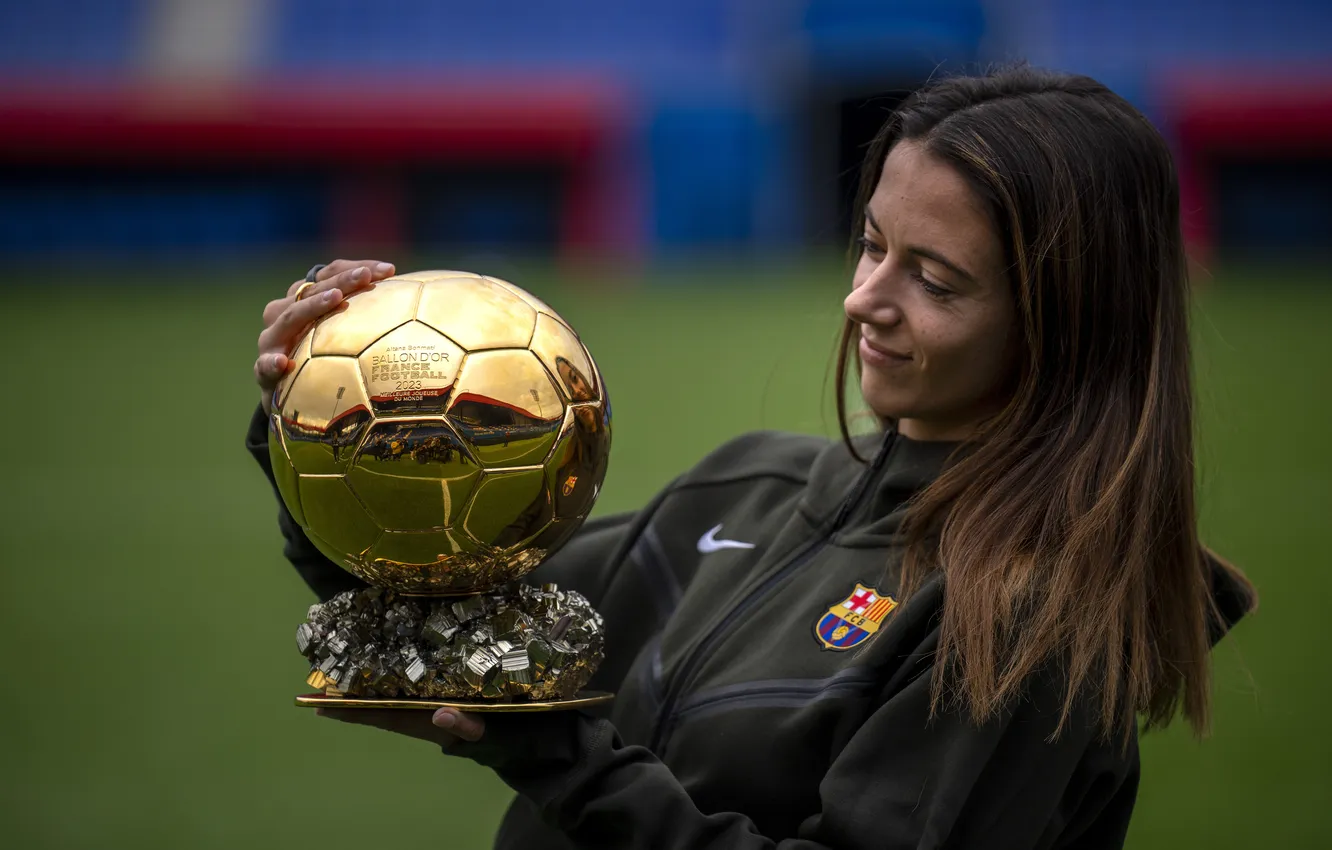 Photo wallpaper football, Golden ball, Aitana Bonmati, Aitana Bonmati