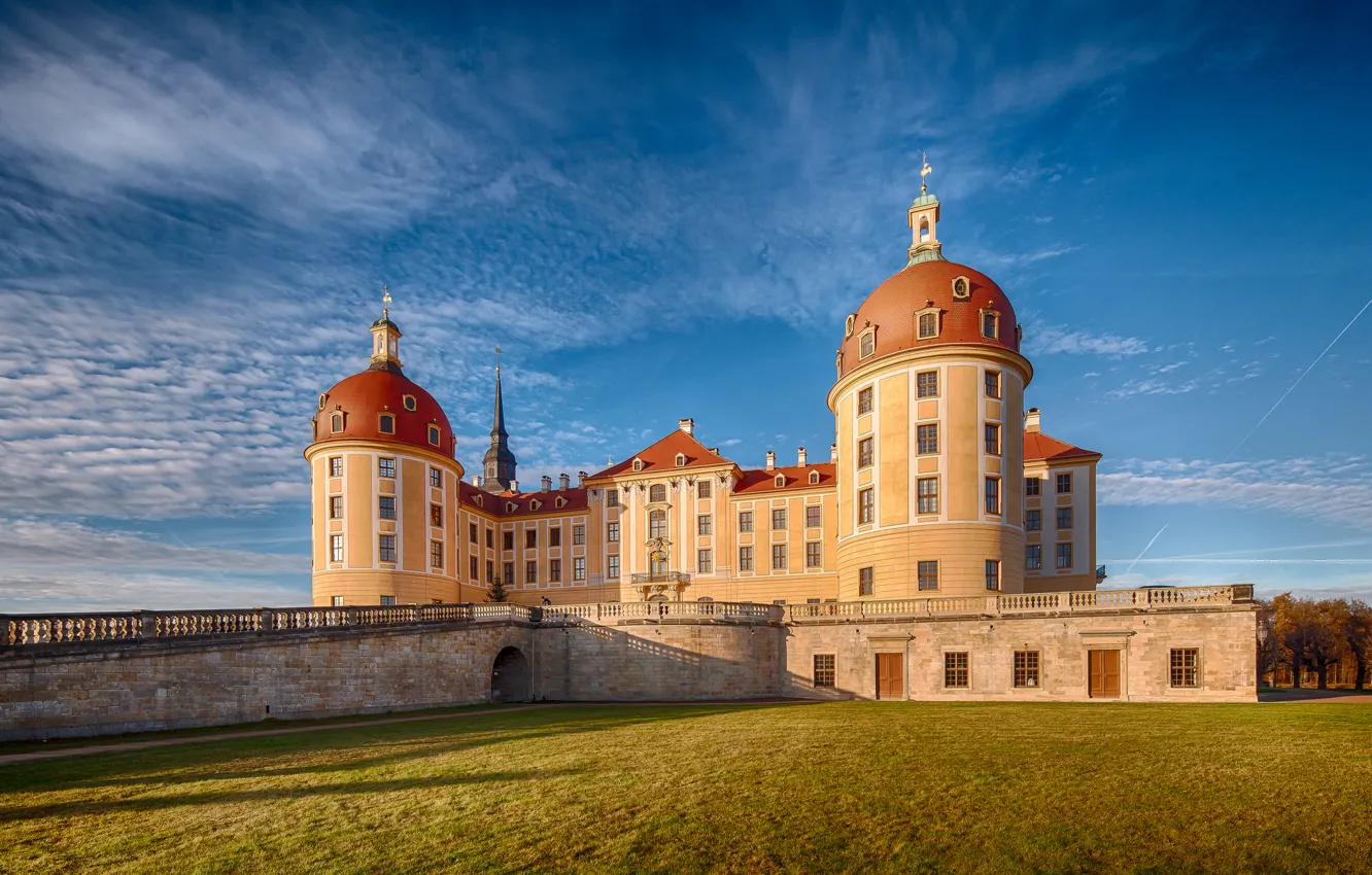 Photo wallpaper Windows, shadow, windows, shadow, Saxony, Saxony, Moritzburg Castle, Fairy tale castle