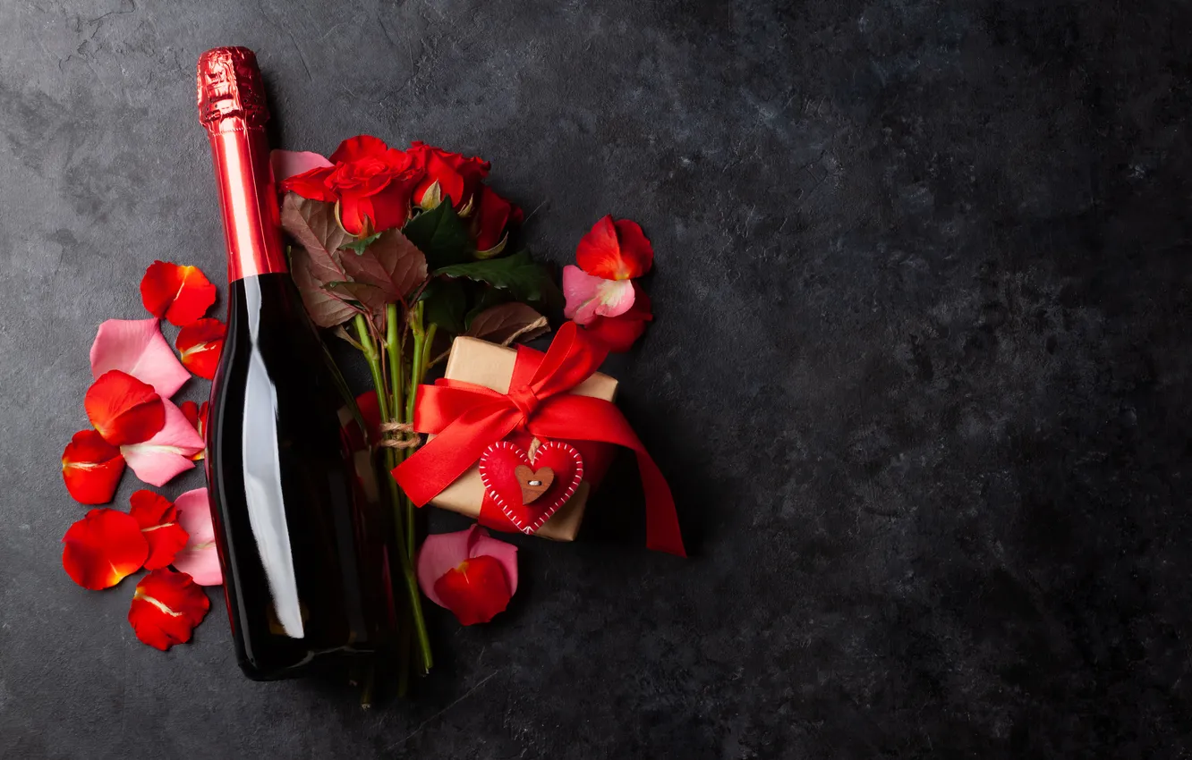 Photo wallpaper love, flowers, gift, romance, heart, roses, petals, love