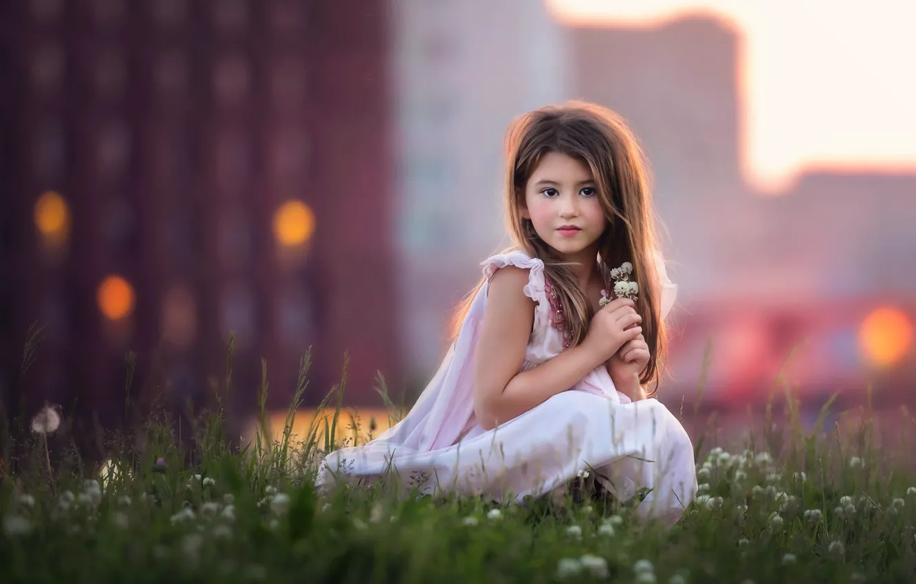 Photo wallpaper girl, flowers, Angel in the city