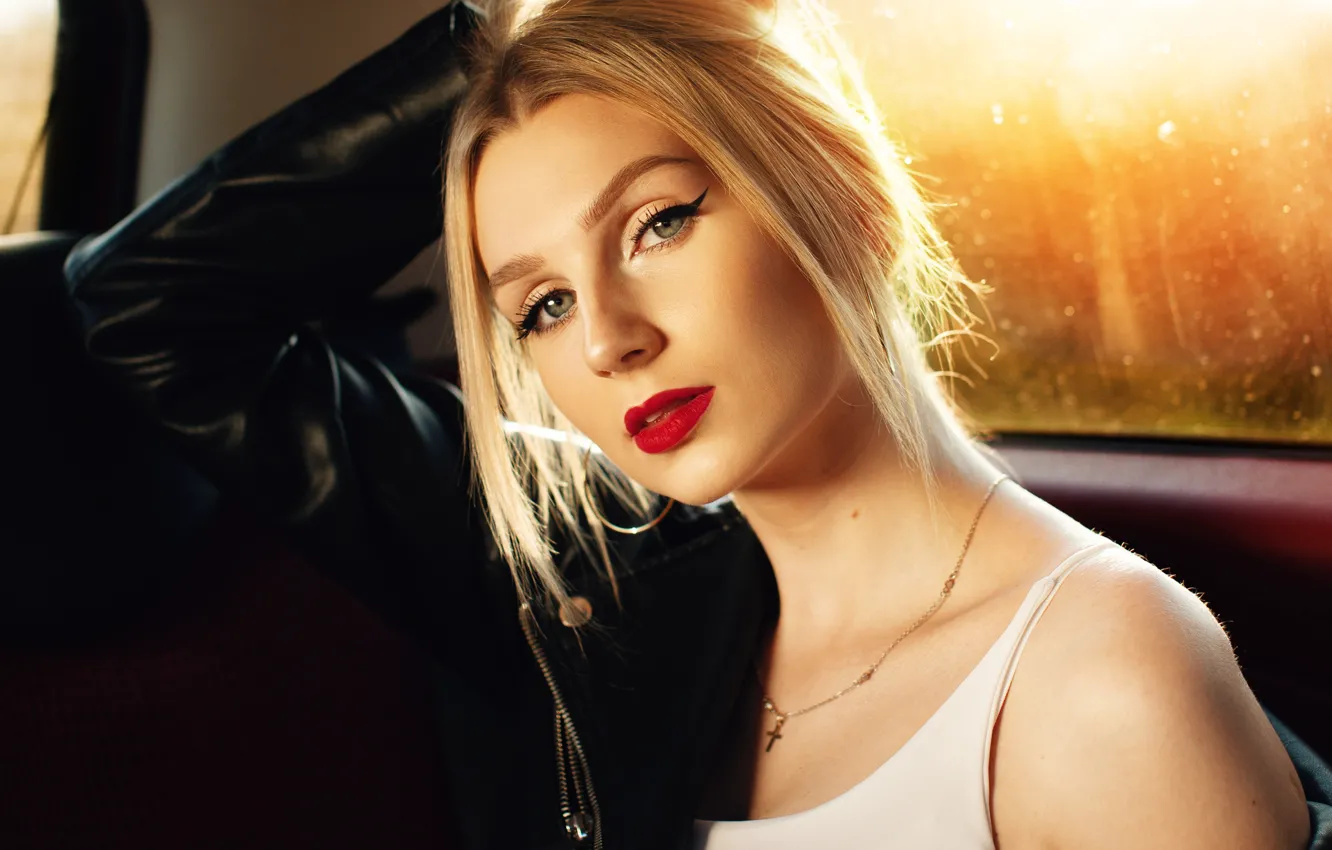 Photo wallpaper look, girl, face, jacket, blonde, shoulders, red lipstick, Kasia Łyszkiewicz