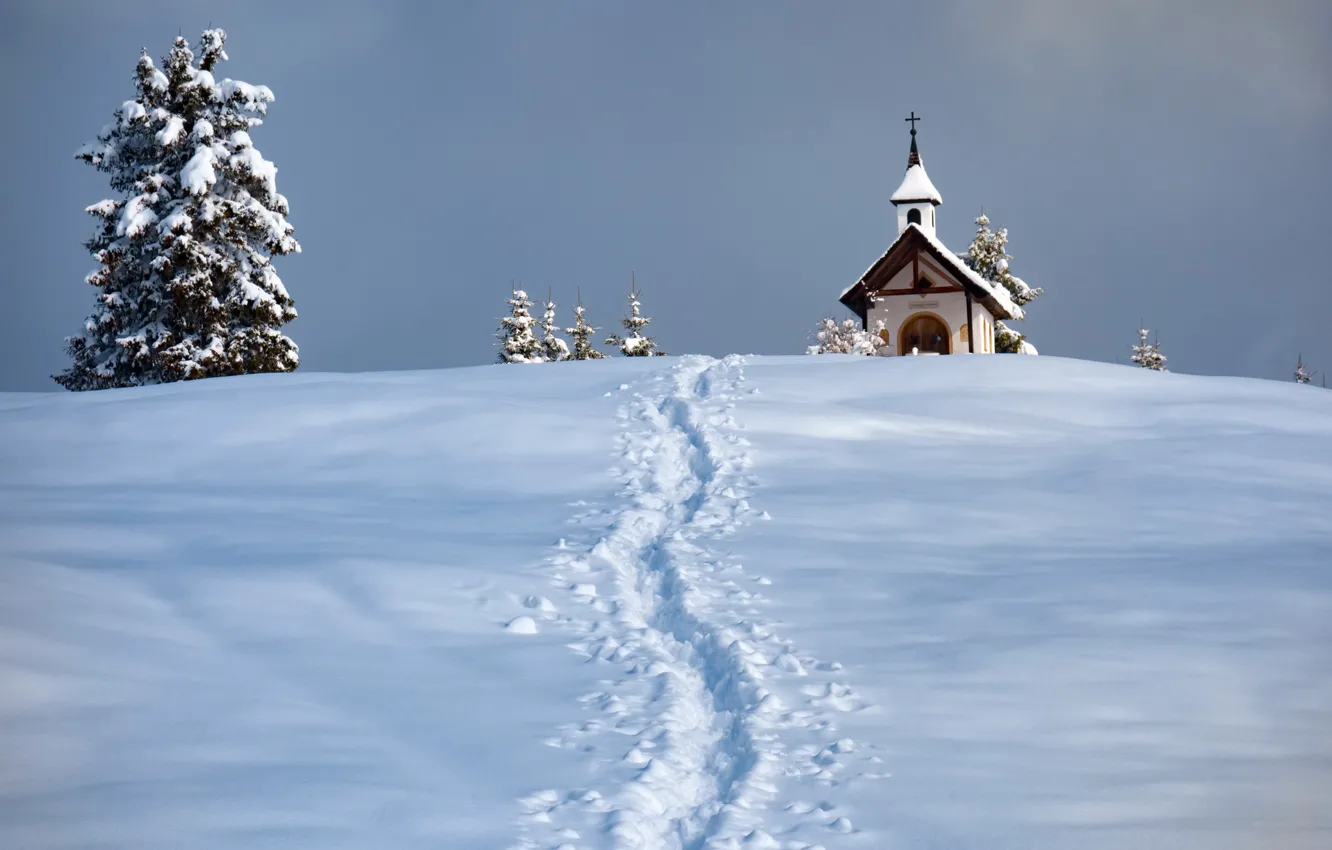 Photo wallpaper snow, traces, chapel