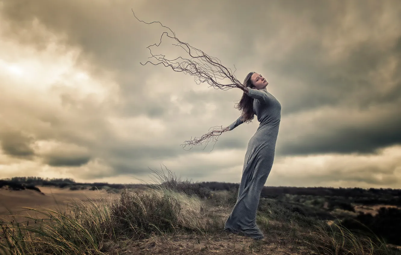 Photo wallpaper girl, roots, the wind, hands