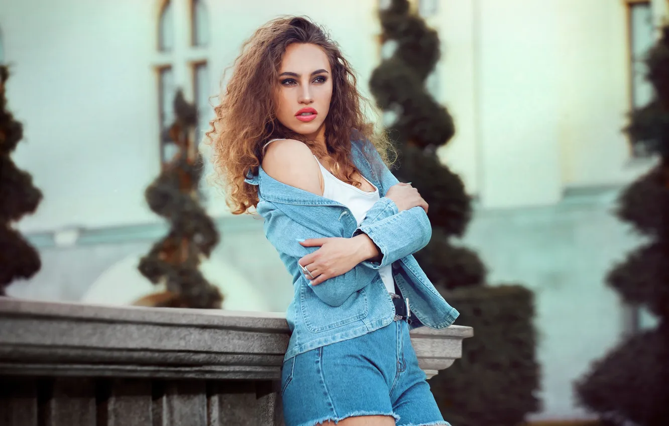 Photo wallpaper portrait, hands, posing, figure, shirt, brown hair, jeans, Mike