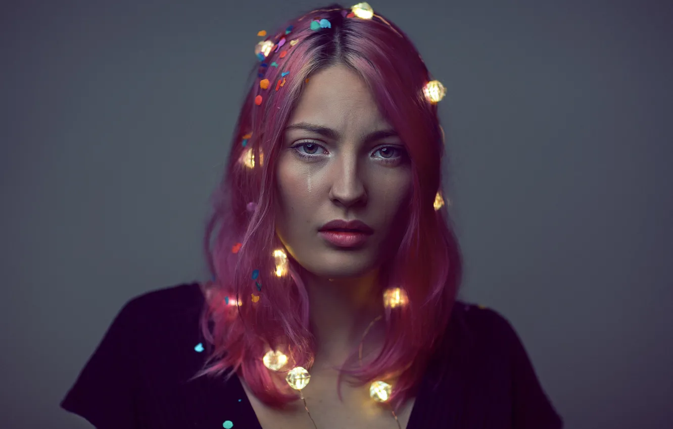 Photo wallpaper look, girl, face, lights, background, hair, color, garland