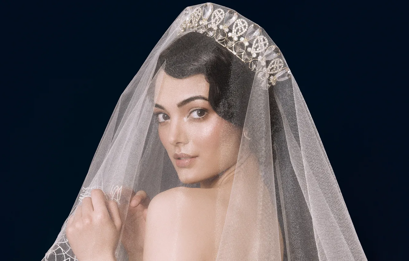 Photo wallpaper model, crown, the bride, veil