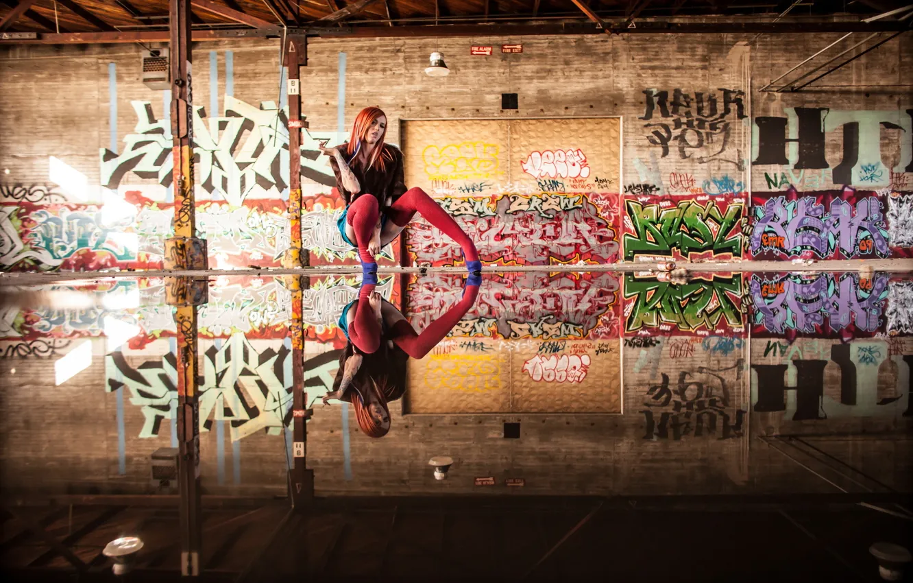 Photo wallpaper girl, wall, otrozhenie