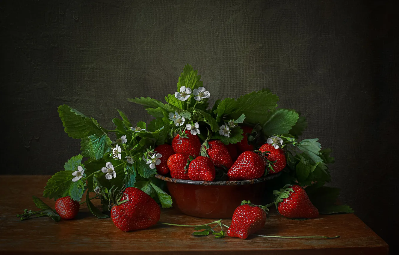 Photo wallpaper summer, leaves, berries, the dark background, table, strawberry, bowl, still life