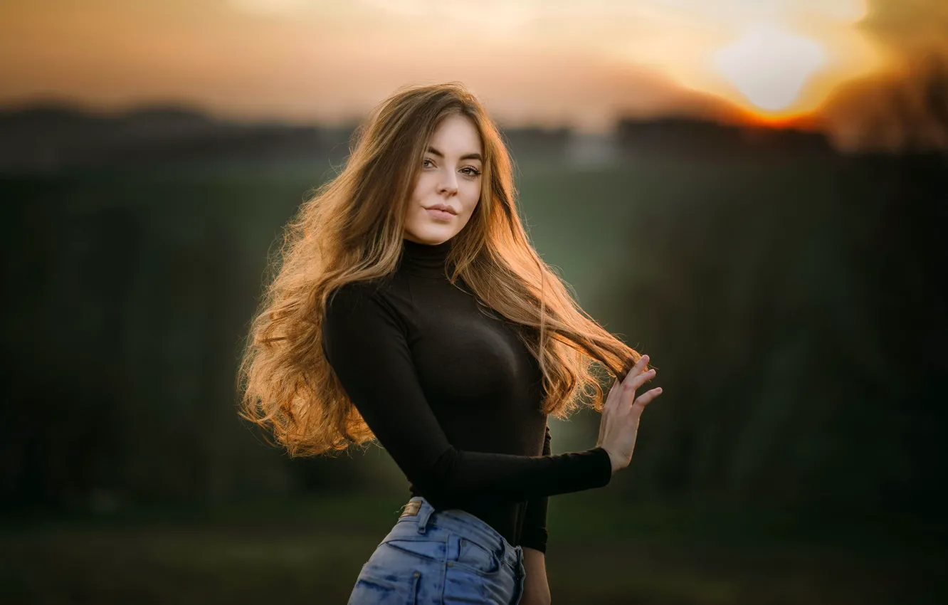 Photo wallpaper look, sunset, background, model, portrait, jeans, makeup, figure