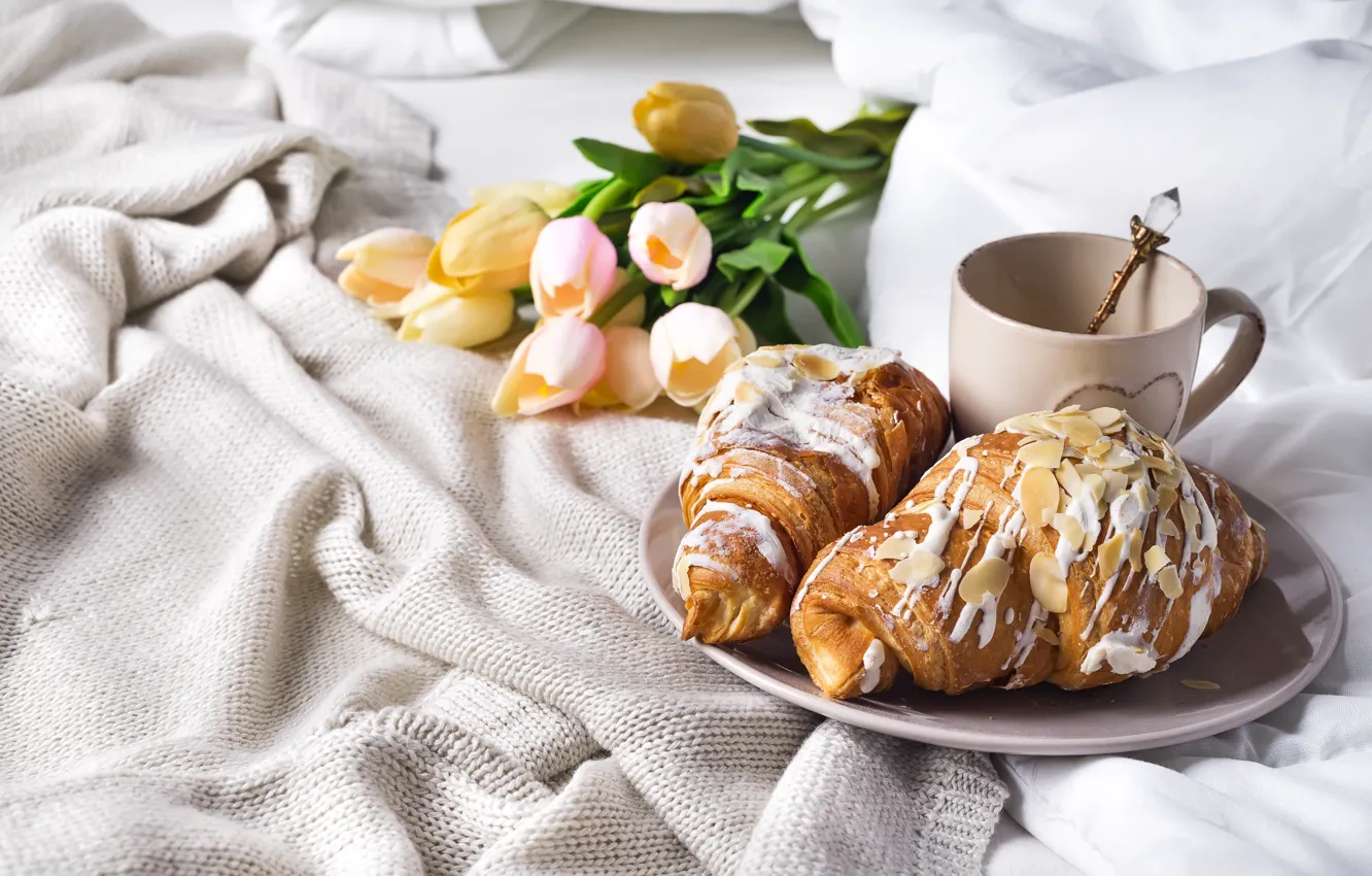 Photo wallpaper coffee, Cup, bed, tulips, romantic, tulips, coffee cup, growing