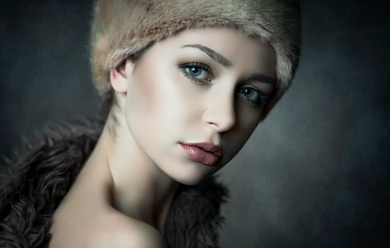 Photo wallpaper look, girl, face, background, hat, portrait, makeup, fur