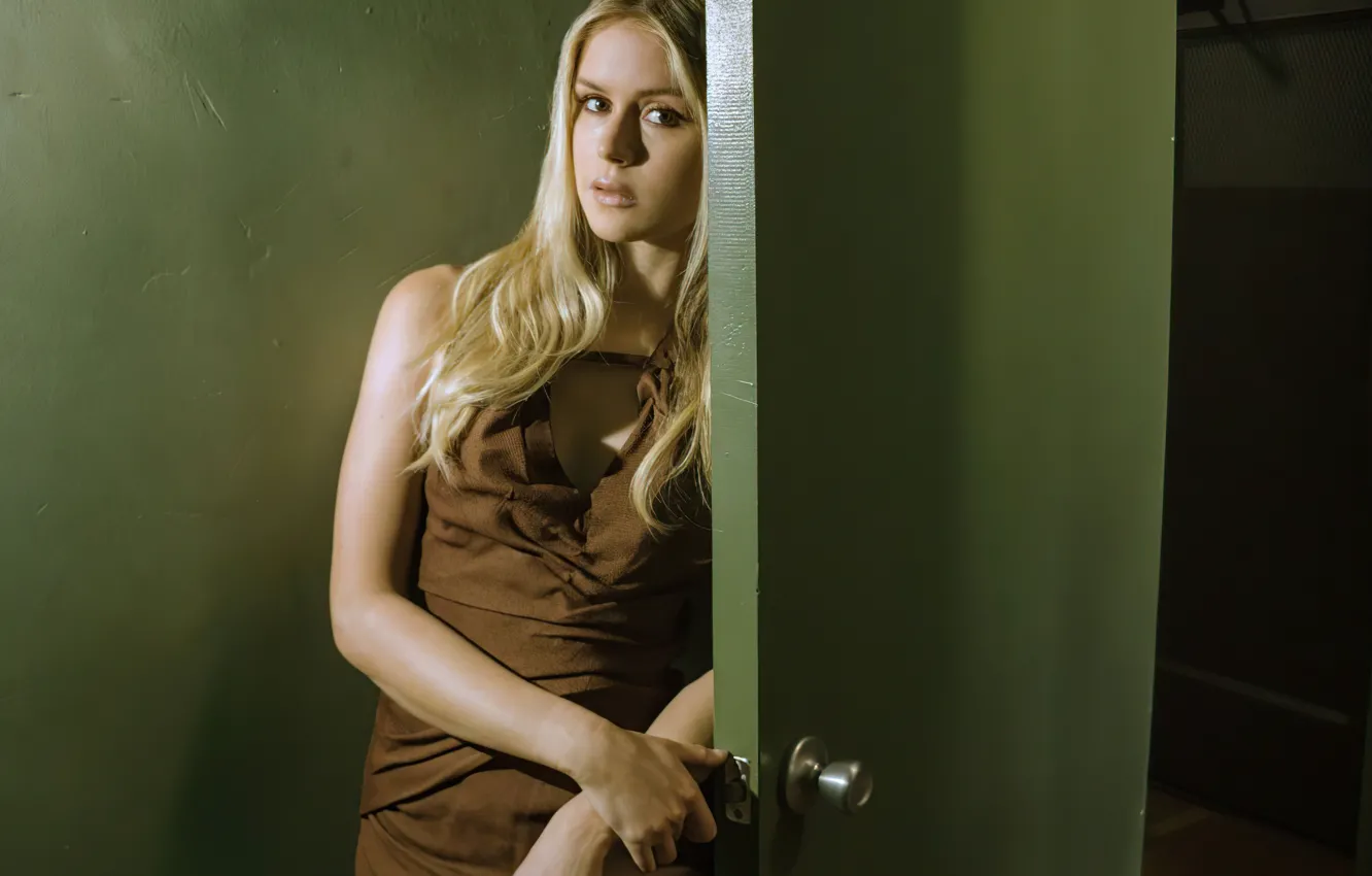 Photo wallpaper look, pose, makeup, actress, the door, Erin Moriarty, Erin Moriarty