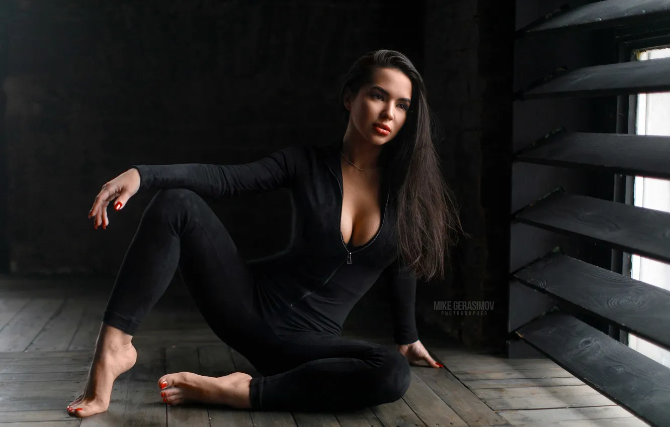 Photo wallpaper sexy, pose, model, portrait, makeup, figure, brunette, window