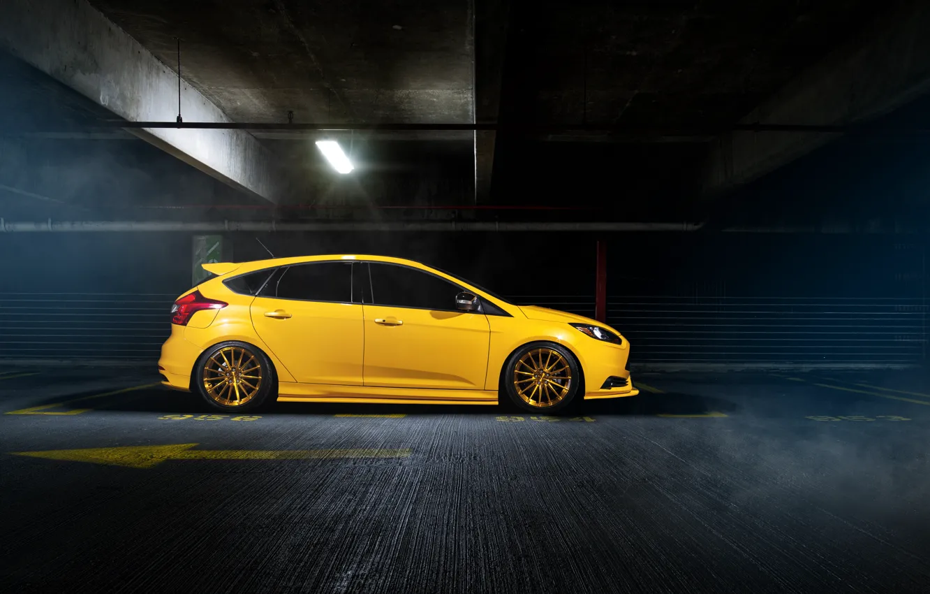 Photo wallpaper Ford, focus, Parking, Focus, side, Ford, yellow