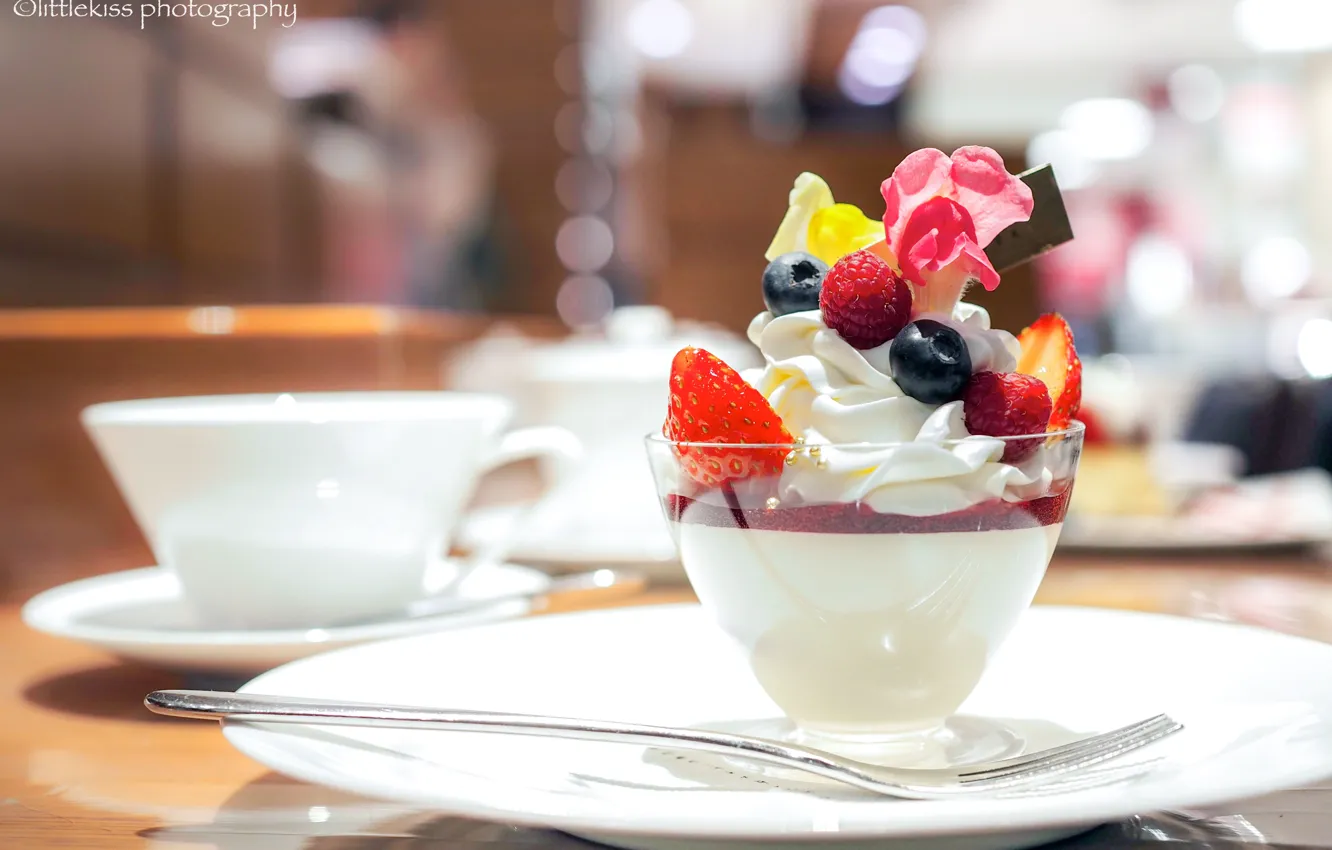 Photo wallpaper berries, cream, fruit, dessert