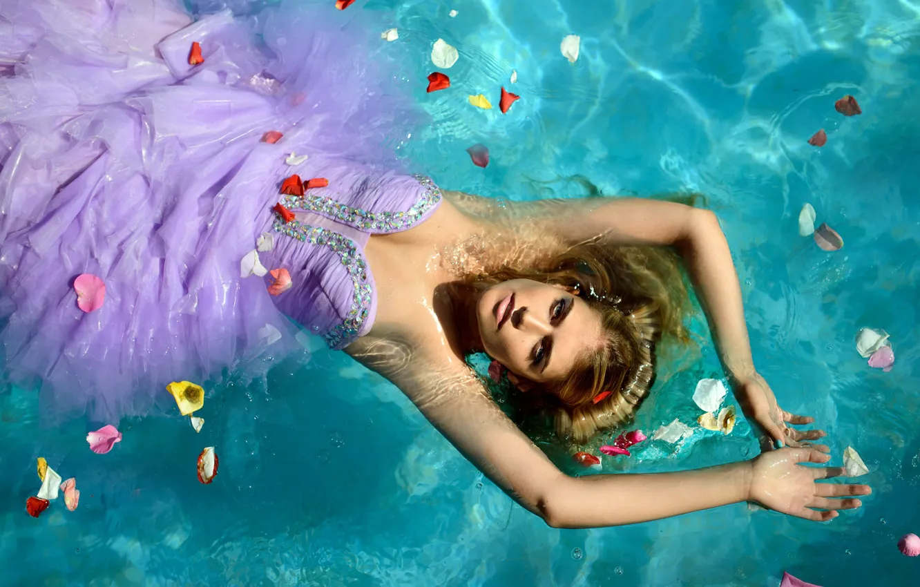 Photo wallpaper water, girl, petals, dress, Rus
