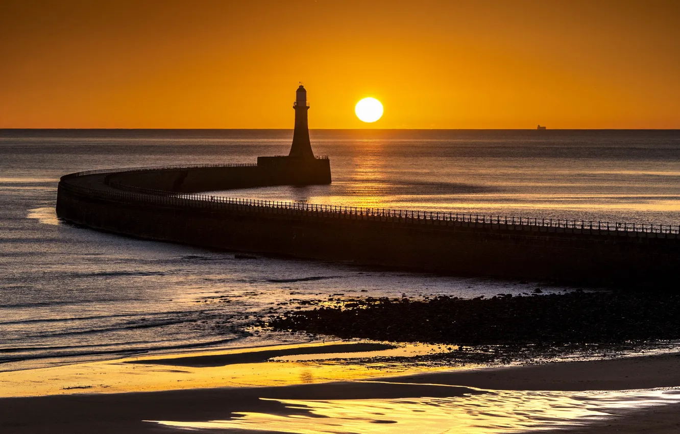 Photo wallpaper sea, sunset, Sunderland, Roker Lighthouse