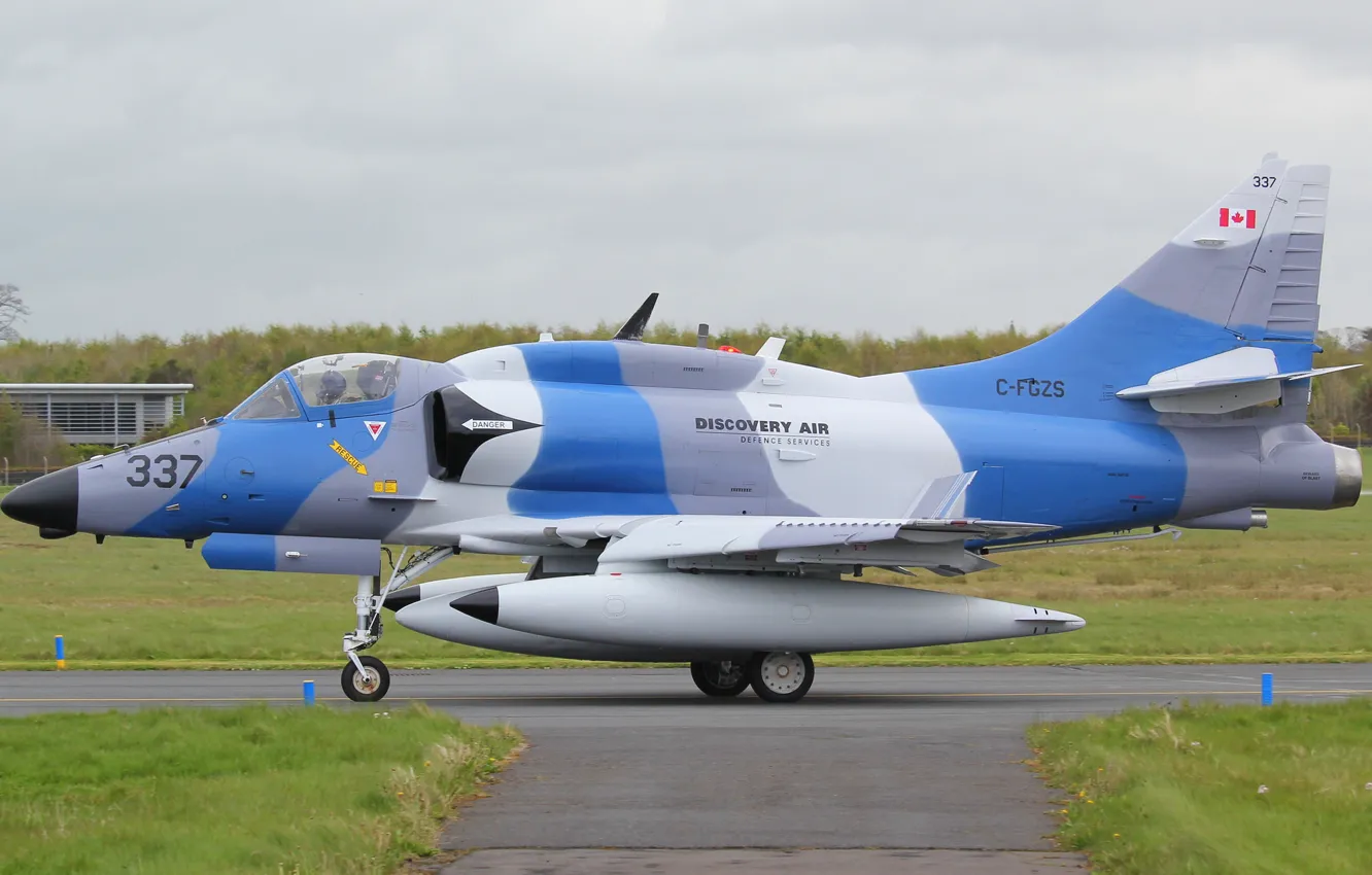 Photo wallpaper attack, Douglas, Skyhawk, "Skyhawk", Discovery Air, A-4N