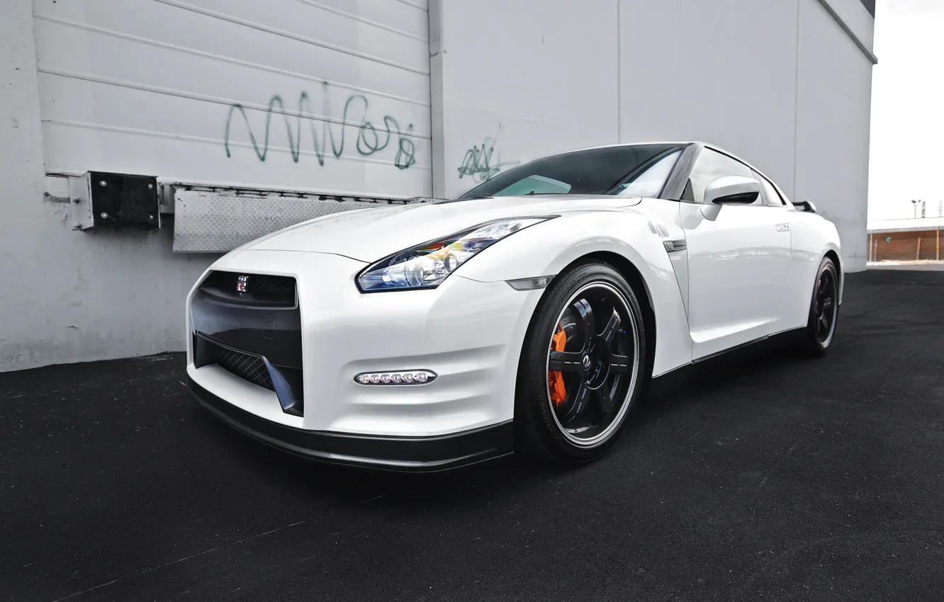 Photo wallpaper white, asphalt, reflection, nissan, white, Nissan, gtr, the front