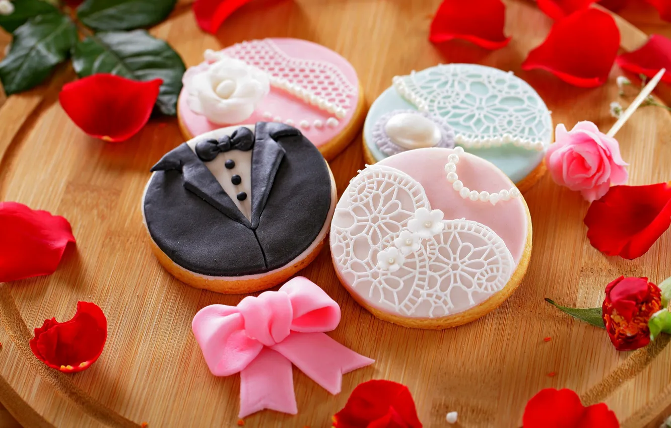 Photo wallpaper flowers, holiday, food, roses, petals, cookies, rose, flower