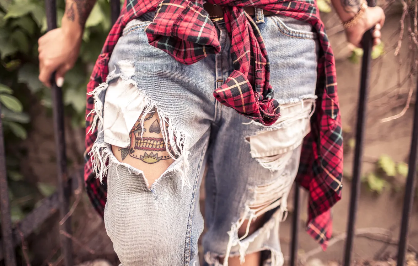 Photo wallpaper feet, figure, jeans, tattoo, shirt