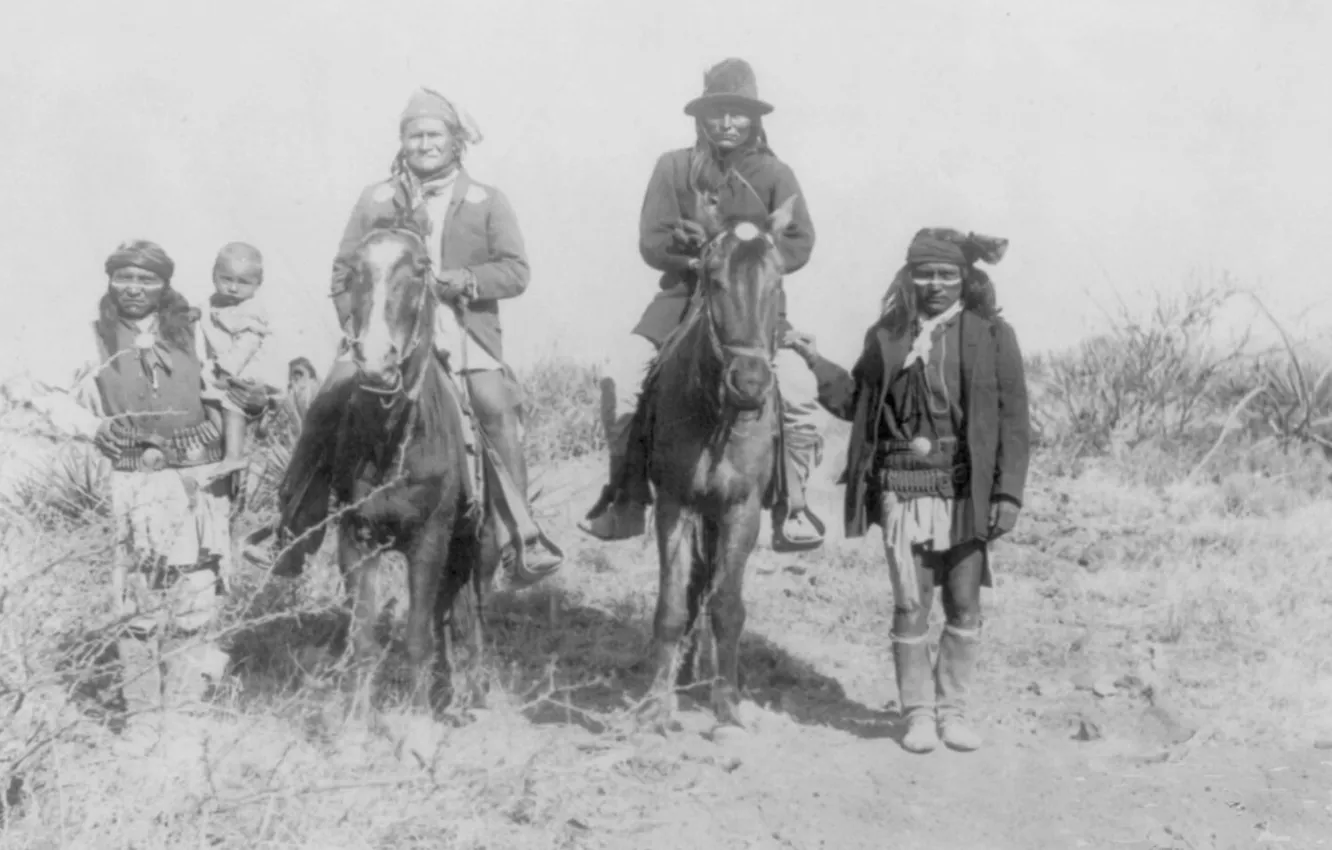 Photo wallpaper apache, warrior, native american, Geronimo, proud men