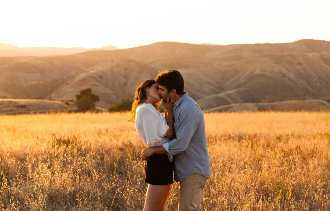 Photo wallpaper field, girl, love, nature, kiss, hugs, shooting, guy