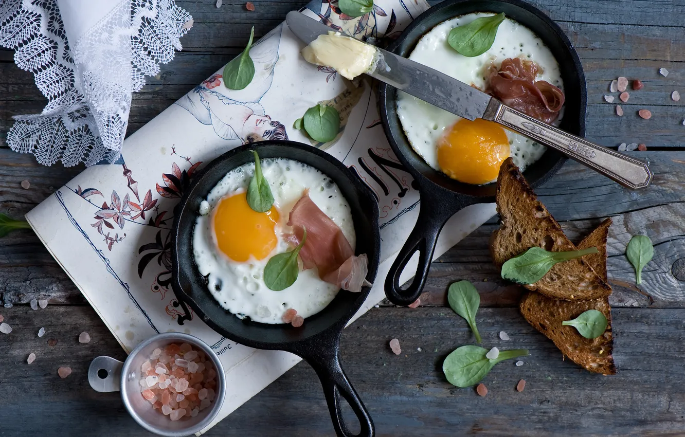 Photo wallpaper knife, scrambled eggs, pan, toast