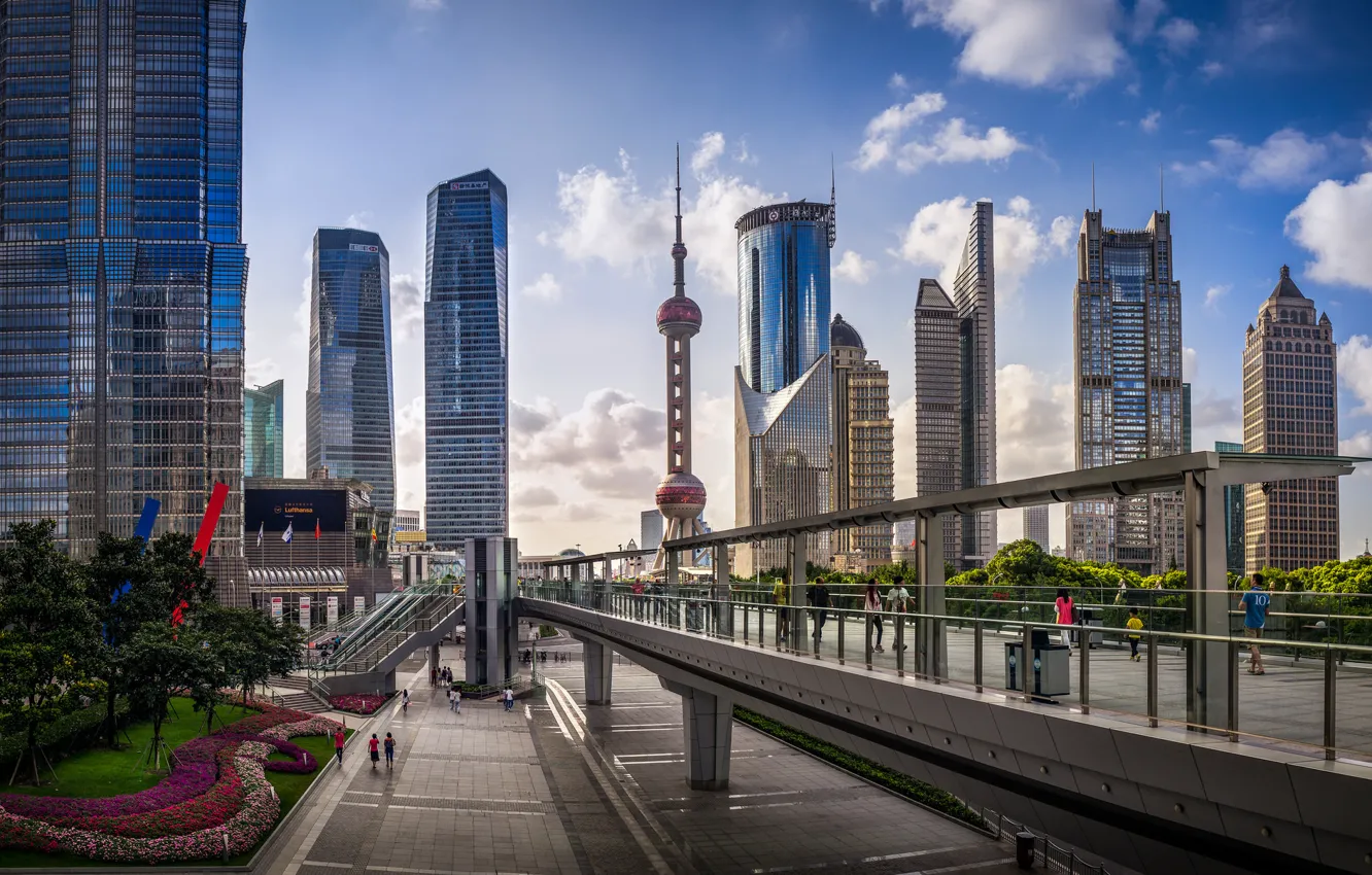 Photo wallpaper street, people, garden, China, Shanghai, Oriental Pearl Tower, Bank of Shanghai Headquarters, bus stop