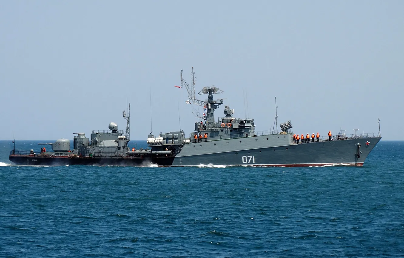 Photo wallpaper Navy, Suzdalets, small anti-submarine ship, project 1124m