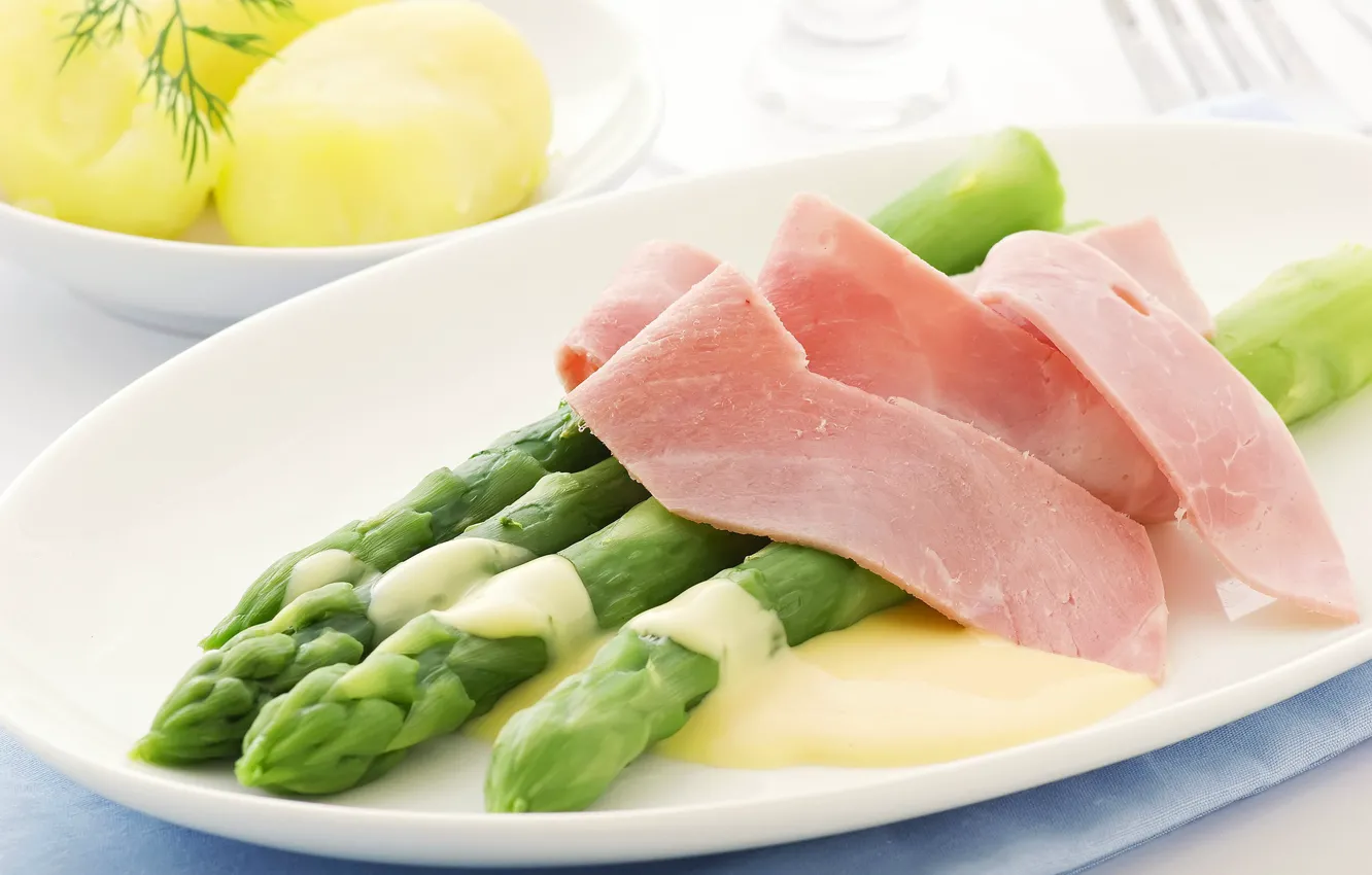 Photo wallpaper sauce, potatoes, ham, asparagus
