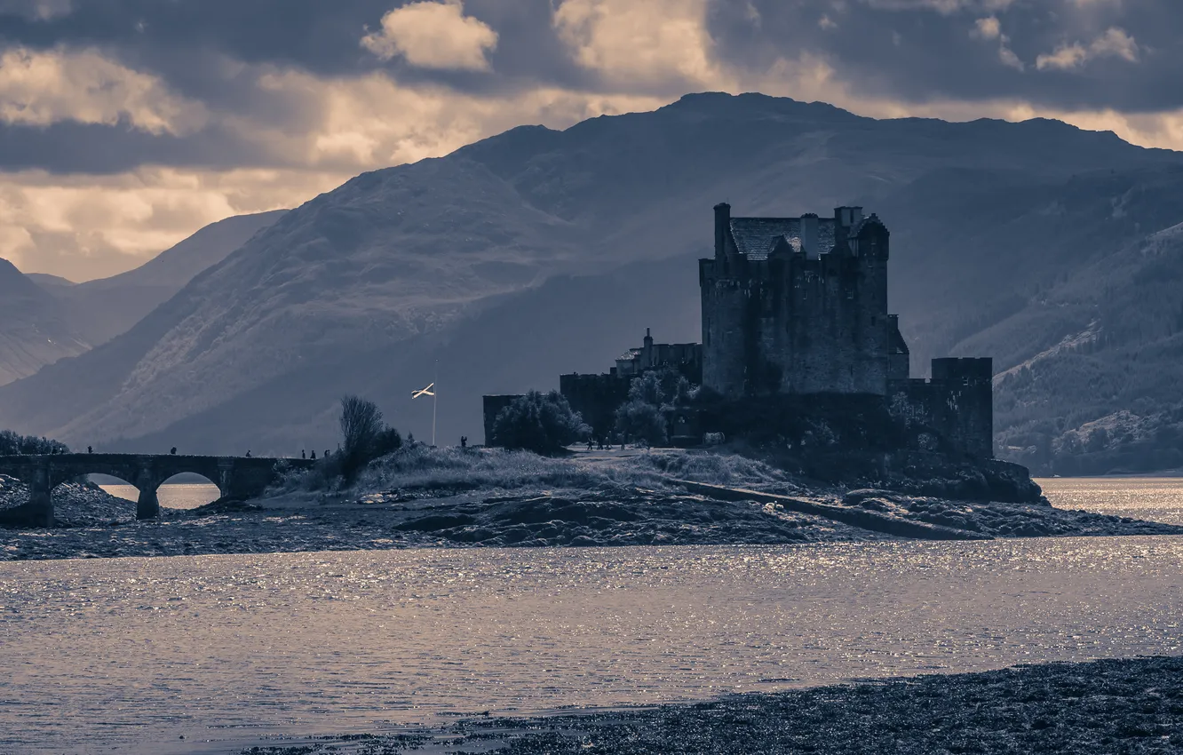 Photo wallpaper river, castle, hills