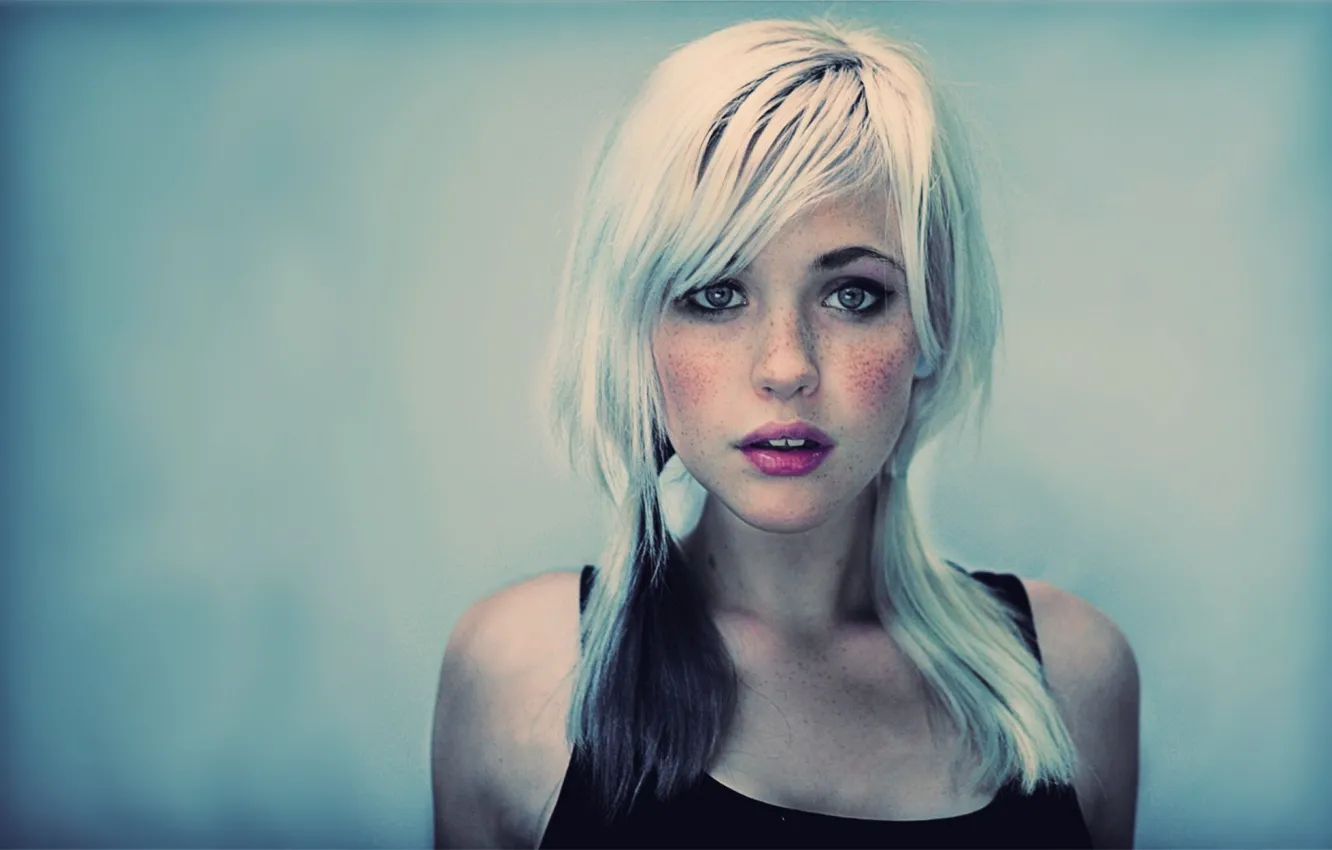 Photo wallpaper white, girl, blonde, freckles, white hair, ponytail, black t-shirt, Devon Jade