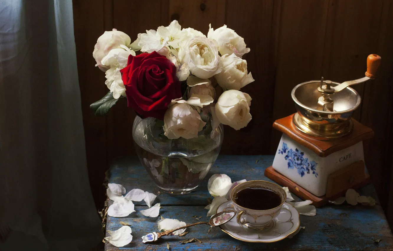 Photo wallpaper flowers, red, table, coffee, roses, bouquet, petals, spoon