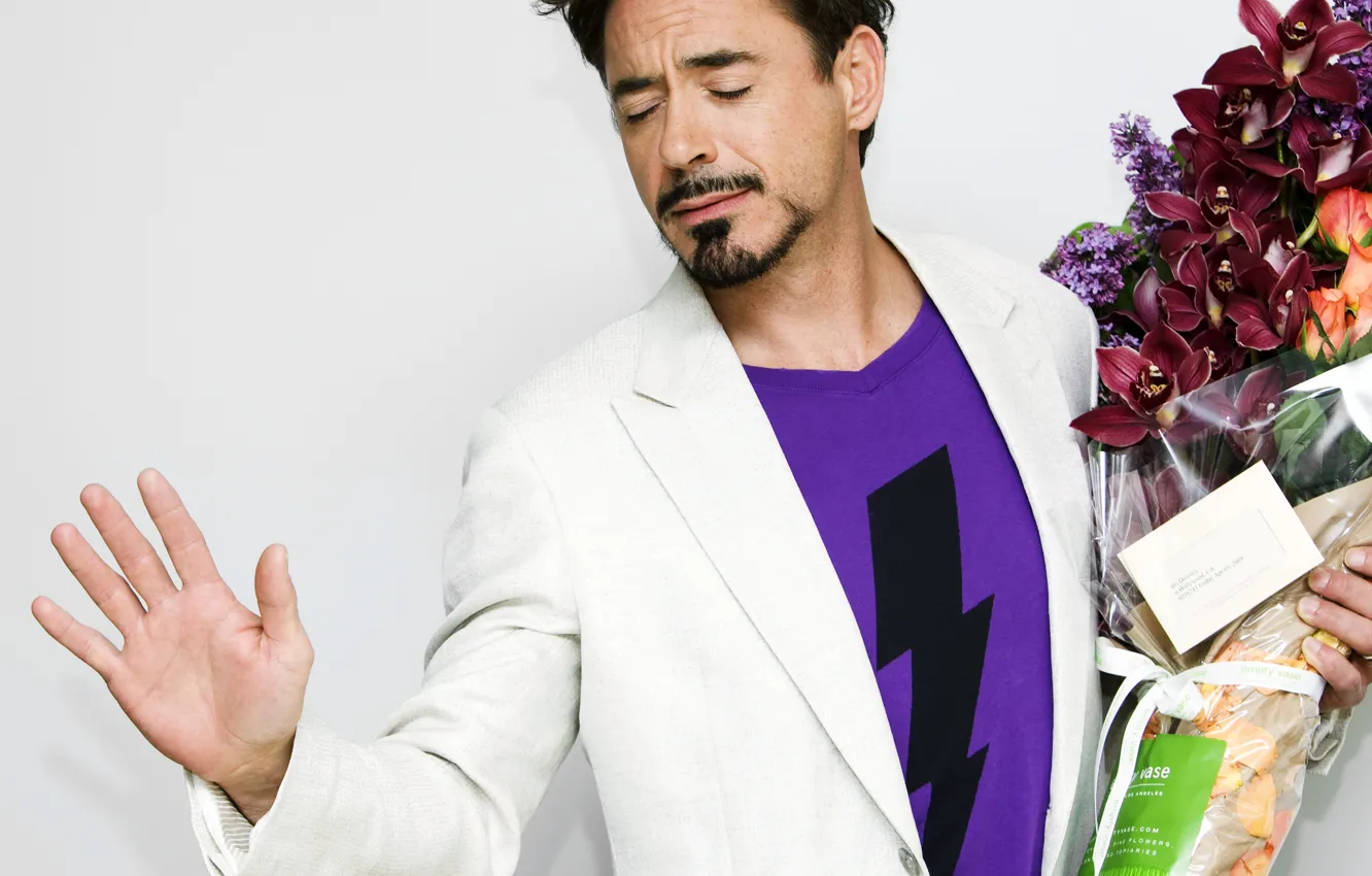 Photo wallpaper flowers, actor, note, orchids, Robert Downey Jr, actor, note, flowers