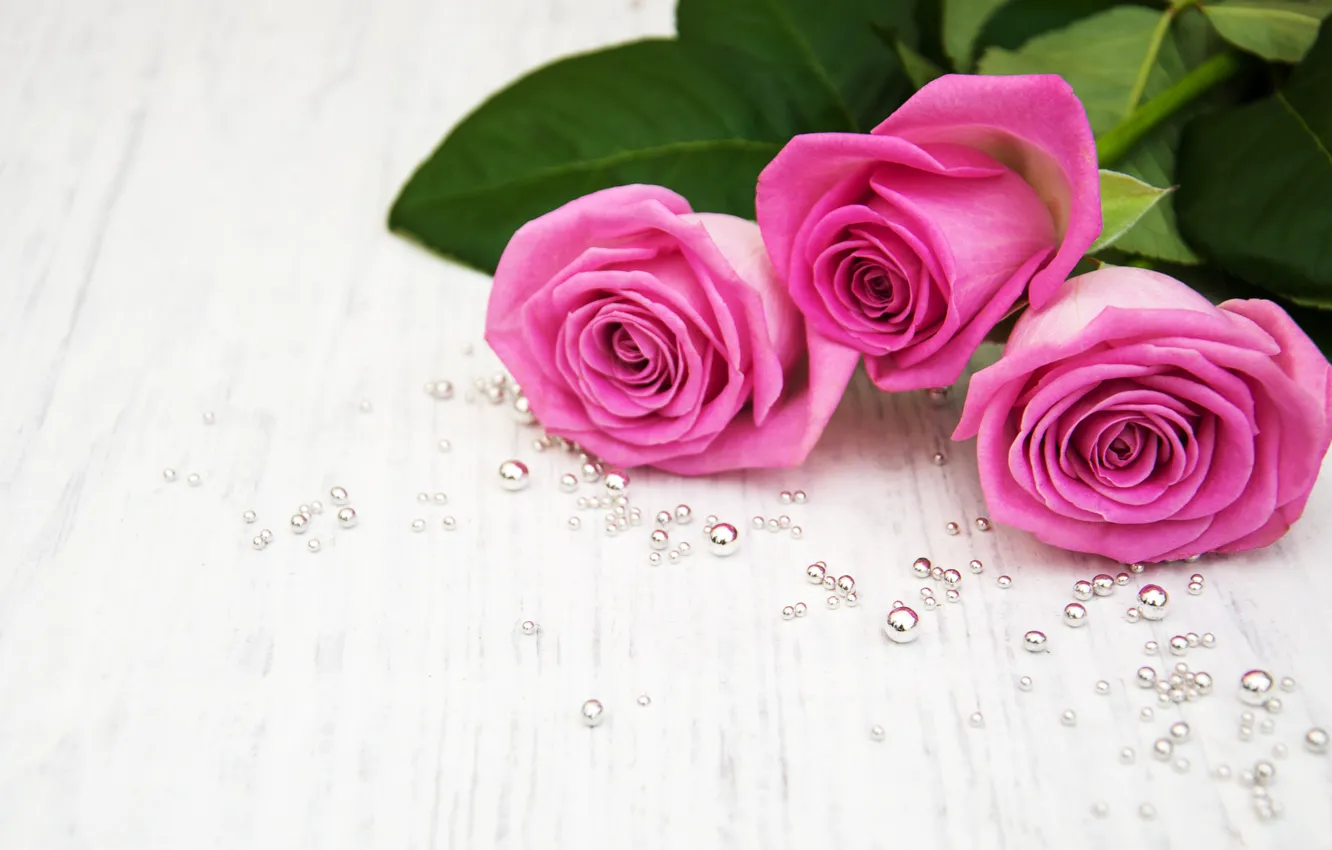 Photo wallpaper white, table, background, roses, bouquet, pink, pink, beads