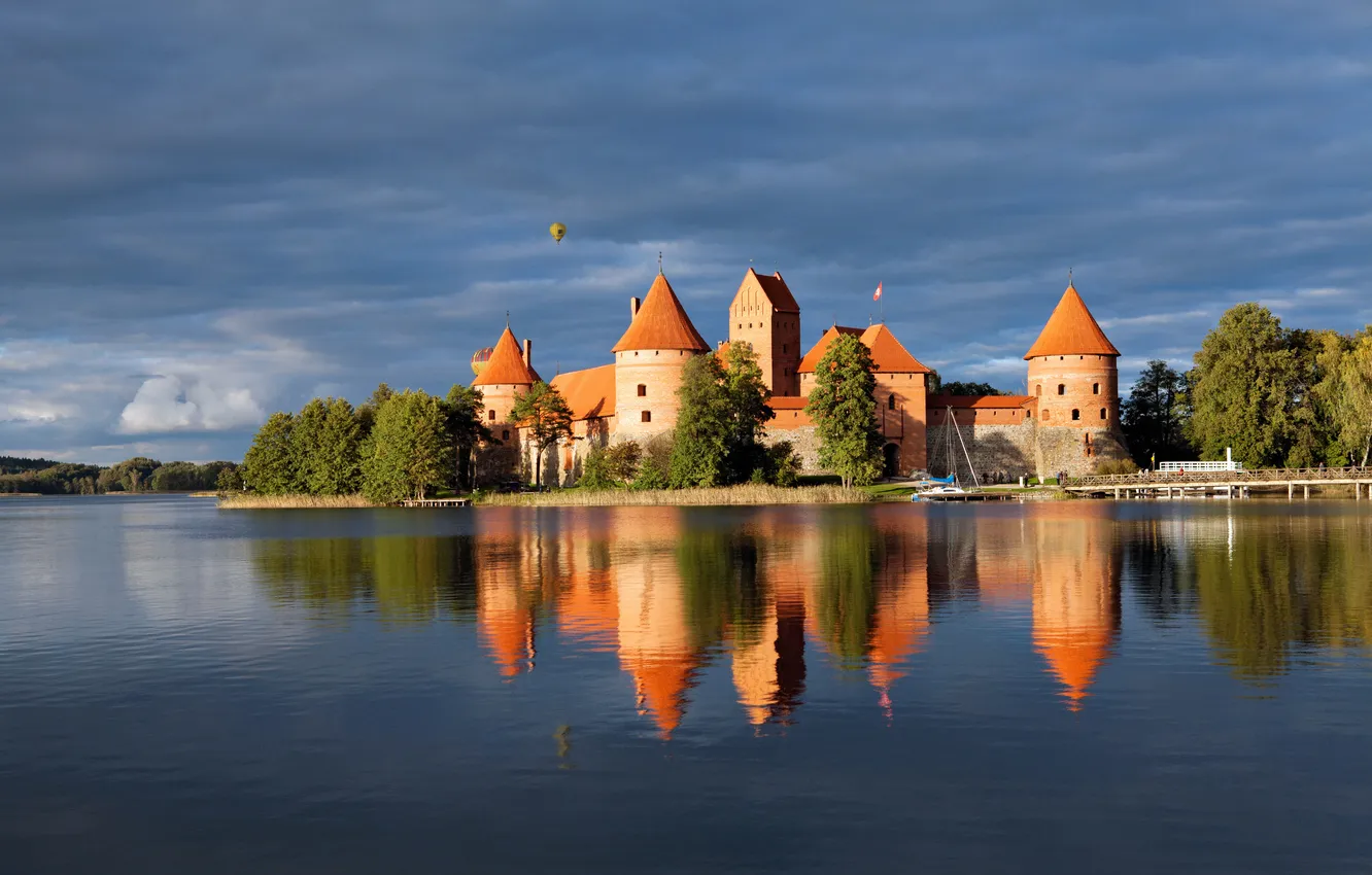 Photo wallpaper tower, water, travel, Trakai, traditional