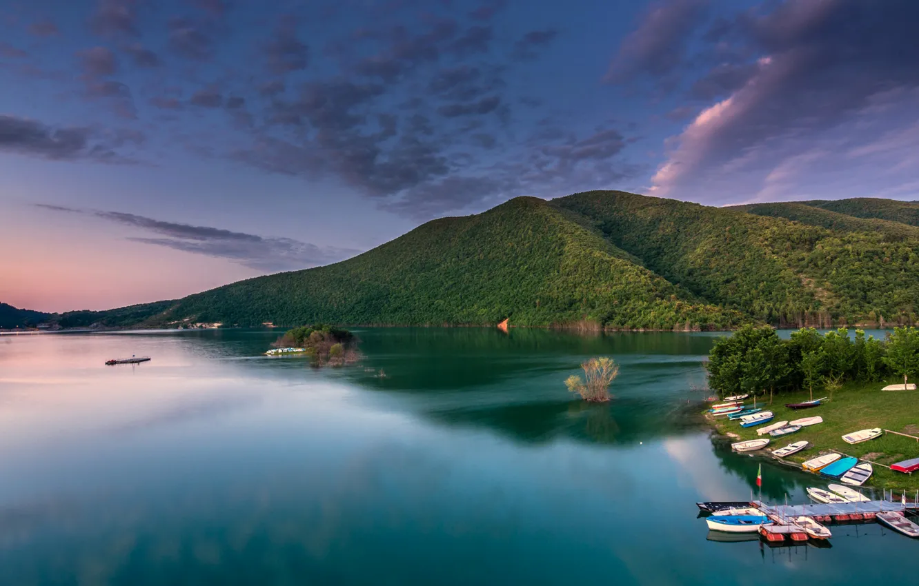 Photo wallpaper mountains, nature, lake, boat, Italy, Macerata, Cingoli