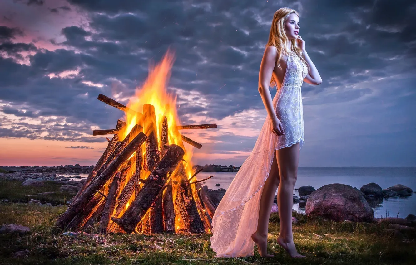 Photo wallpaper fire, girl, Near, alone, standing