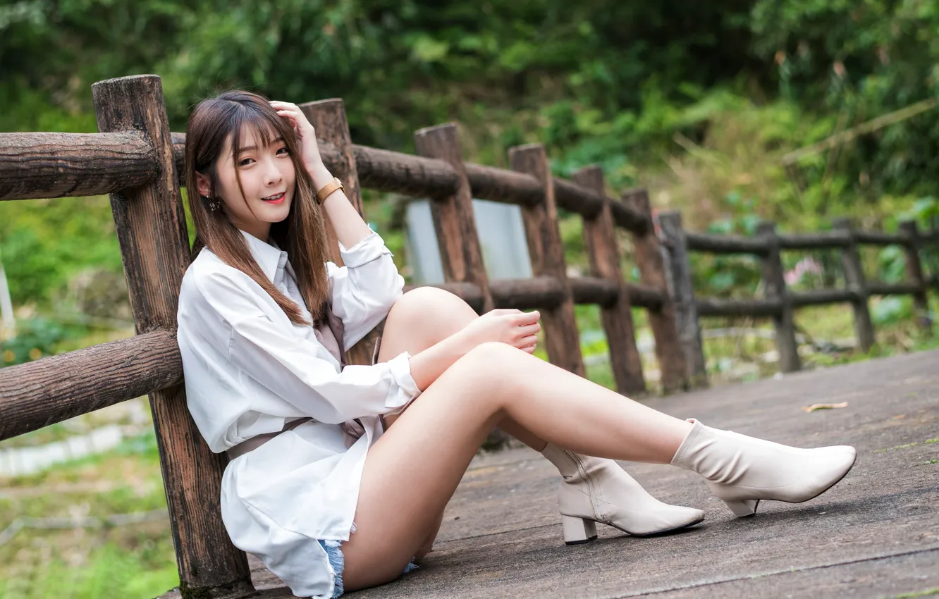 Photo wallpaper smile, fence, legs, Asian, cutie, bridges, asian, sitting