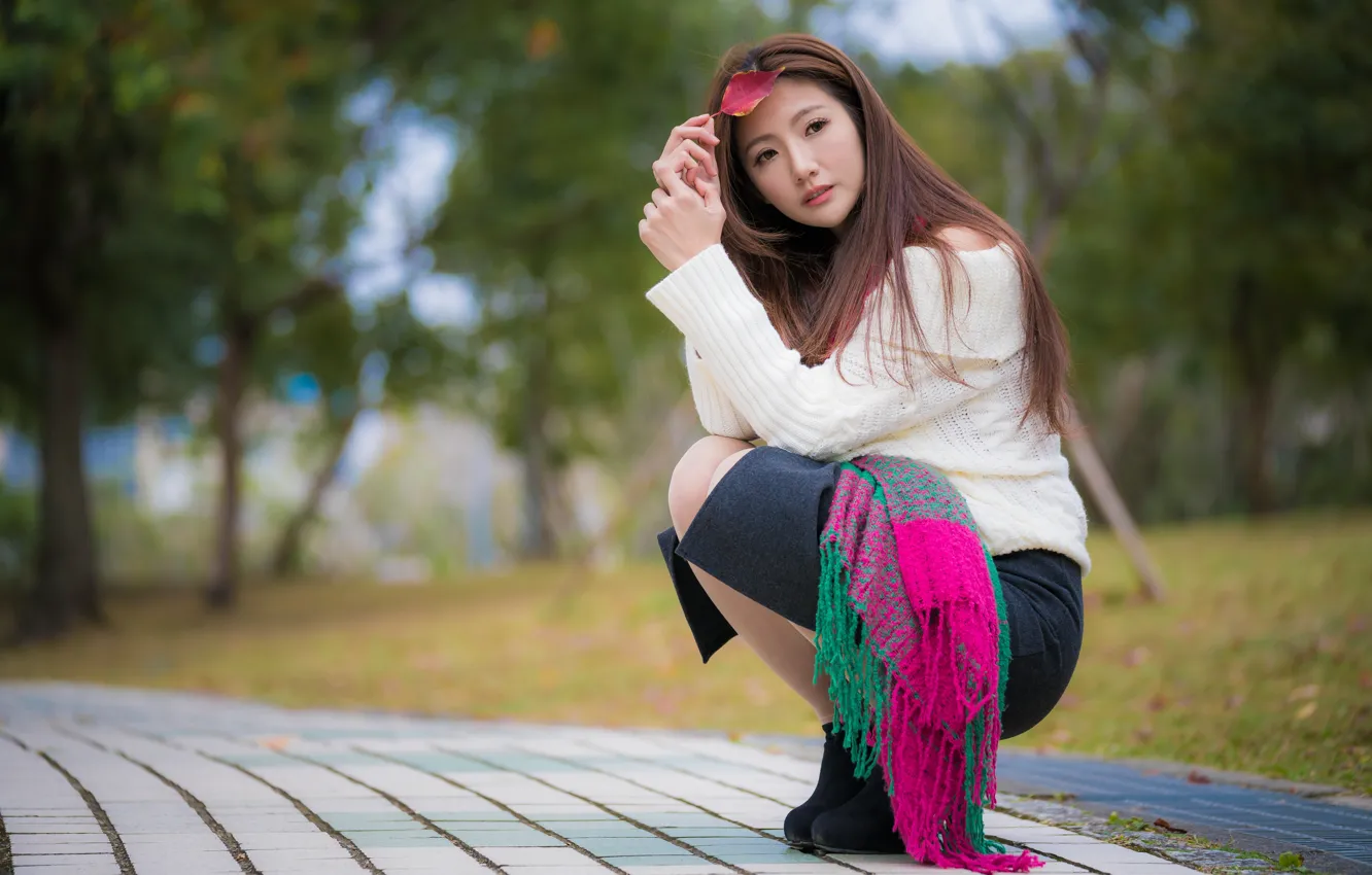 Photo wallpaper girl, pose, leaf, Asian, cutie, bokeh