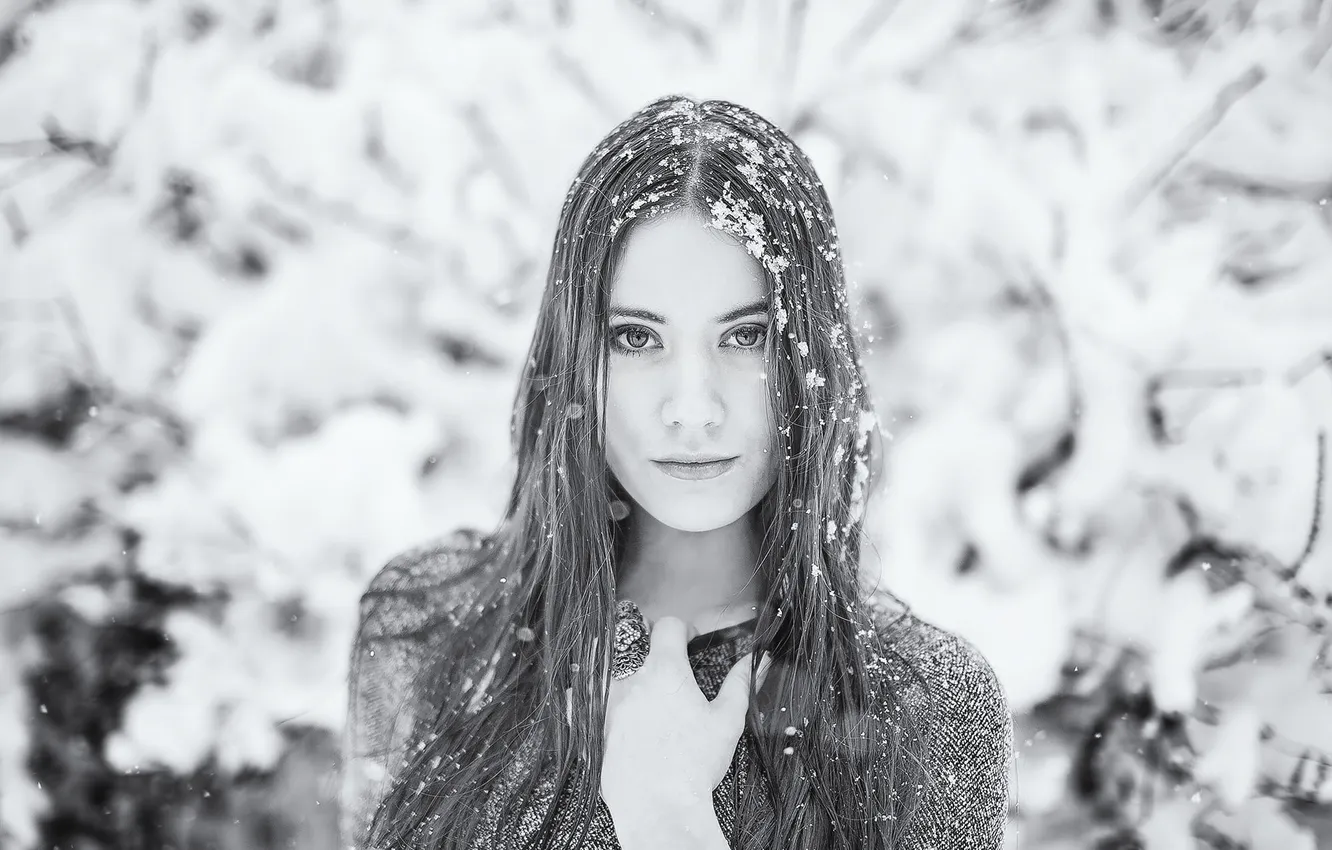 Photo wallpaper eyes, look, girl, snow, face, hair
